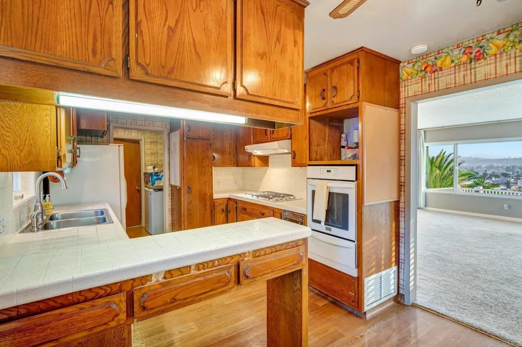 https://cdn.realtyfeed.com/cdn/127/306468005/76ee04f653da223057f5ac7da5439915.webp