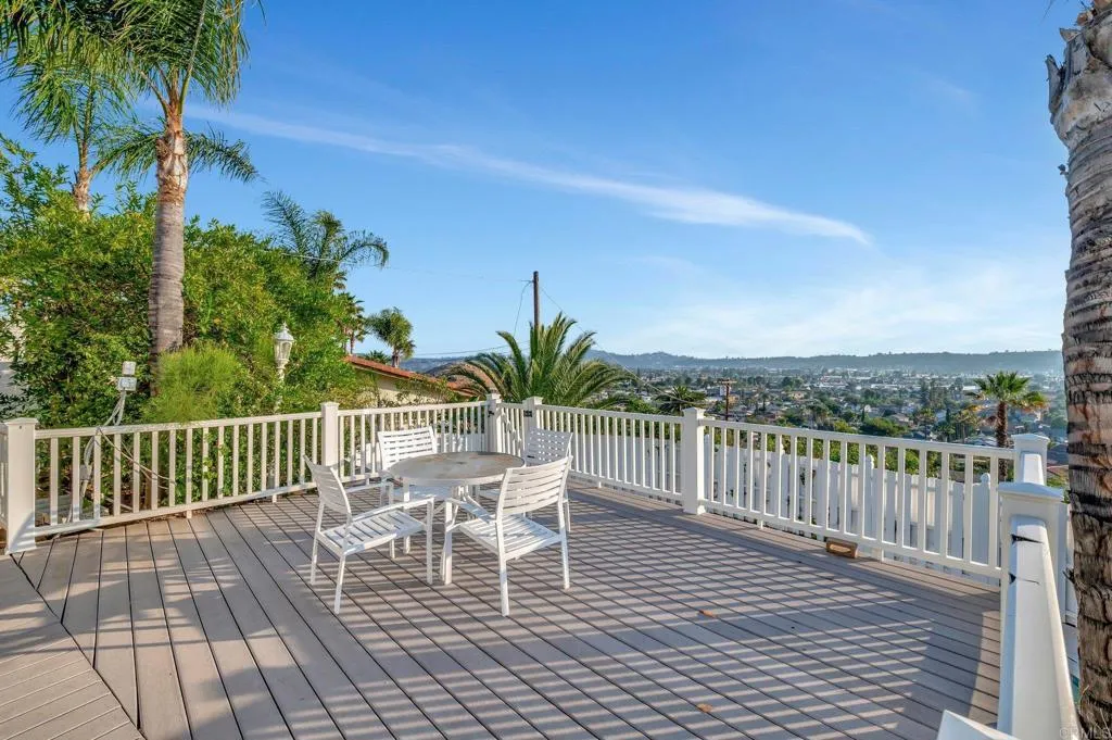 https://cdn.realtyfeed.com/cdn/127/306468005/aa5b7bd4d0b7b6628d49a2380c8043c1.webp