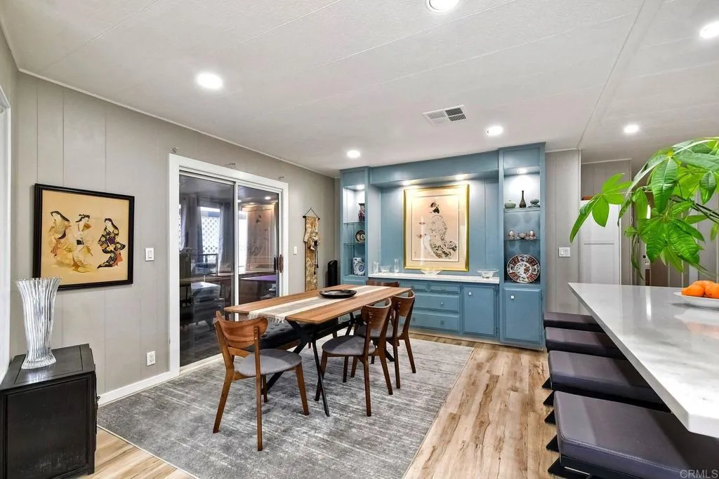 https://cdn.realtyfeed.com/cdn/127/306468036/32ae16f8ceb7ce6a34f3c3eb8f13f9ad.webp