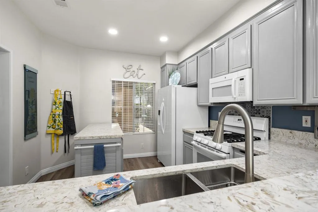 Photo #5: PTP2504481 Listing 