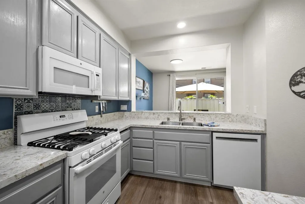 Photo #11: PTP2504481 Listing: Photo #11