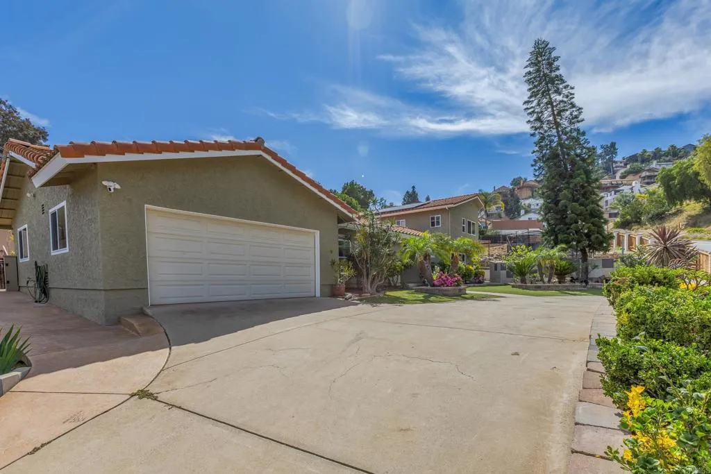 https://cdn.realtyfeed.com/cdn/127/306468073/ad6a37a887ba77963b278654a247d553.webp