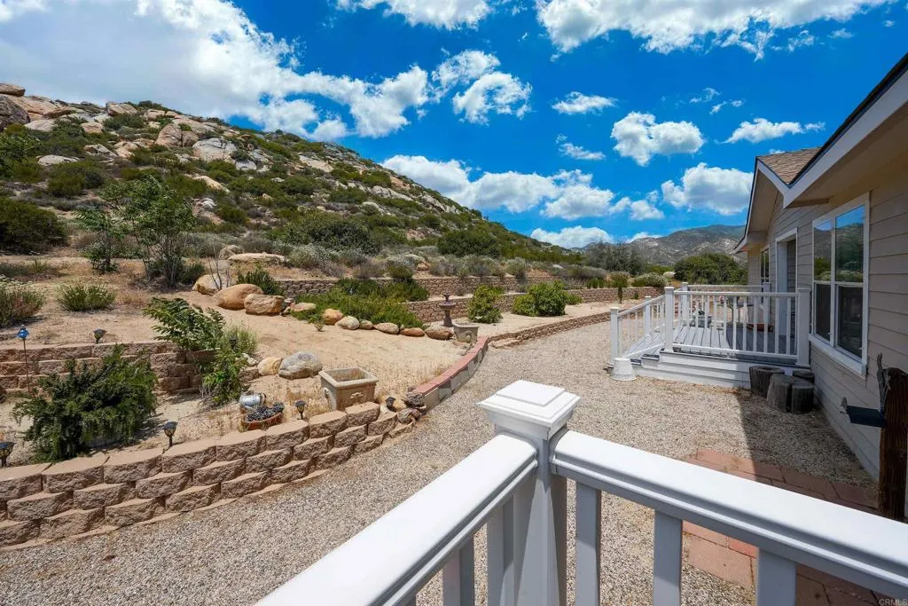 https://cdn.realtyfeed.com/cdn/127/306468350/3ffd6fad0c35357b01354157febbd705.webp