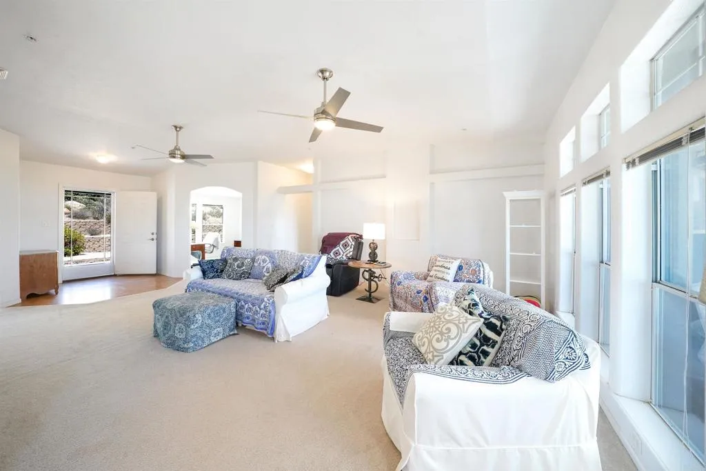 https://cdn.realtyfeed.com/cdn/127/306468350/41d97a0ded88eb4fa64575429171ba00.webp