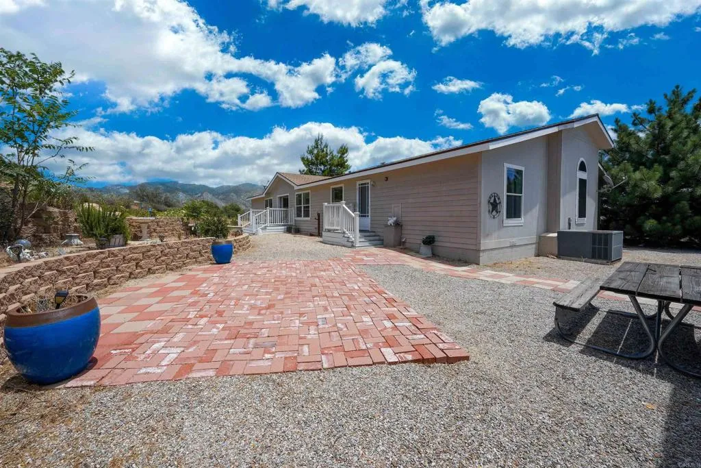 https://cdn.realtyfeed.com/cdn/127/306468350/6a4947685c100165bed64a5c462829f9.webp