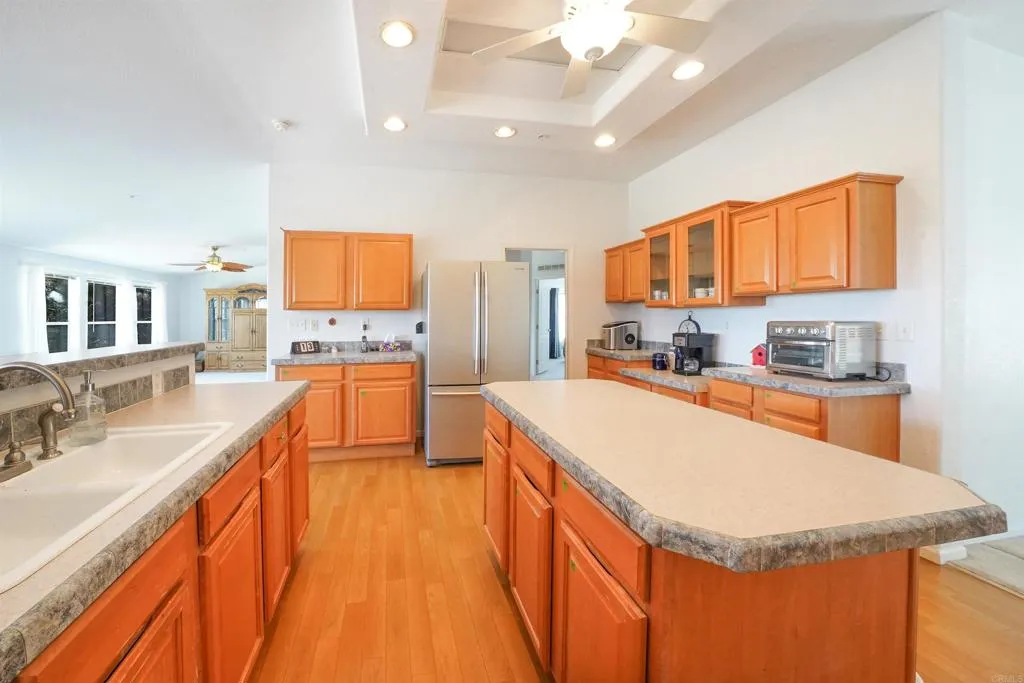https://cdn.realtyfeed.com/cdn/127/306468350/7d27fbf3af6bfbd20cfbc9201d40374a.webp