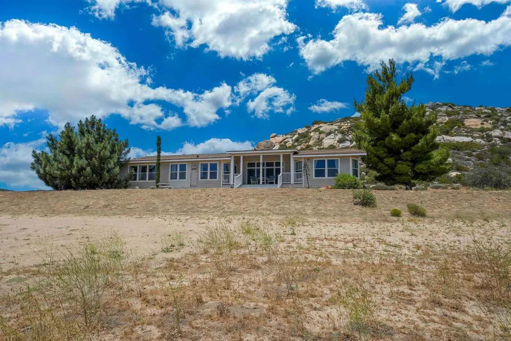 https://cdn.realtyfeed.com/cdn/127/306468350/e188649cdd3a69d87a65a837a9f12db1.webp
