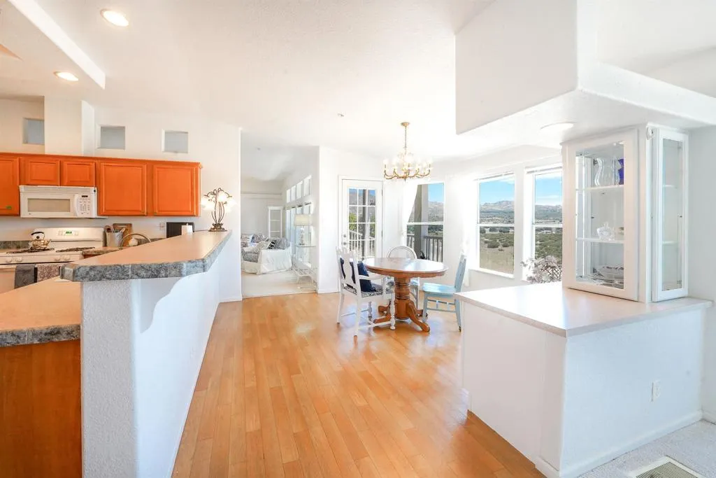 https://cdn.realtyfeed.com/cdn/127/306468350/ef5603db74ea78de6697c3f17d3e939c.webp