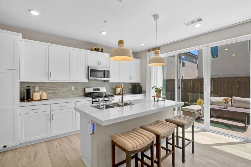 https://cdn.realtyfeed.com/cdn/127/306468404/49c3346da1a9e060d17579ac30cb85bf.webp