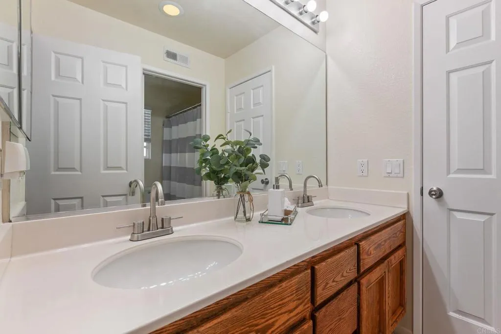 https://cdn.realtyfeed.com/cdn/127/306468406/ff10be0d21981caeea32e385219a779d.webp