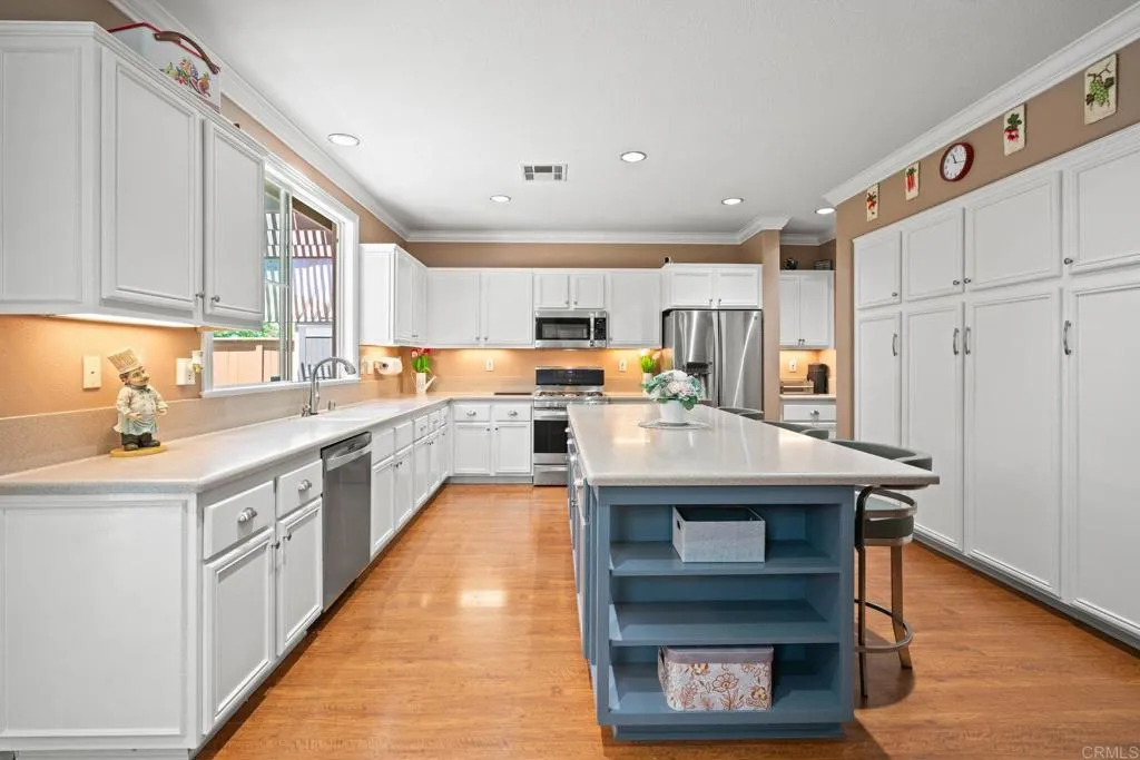 https://cdn.realtyfeed.com/cdn/127/306468619/73dc8a204e077a5c9a09603015eef415.webp