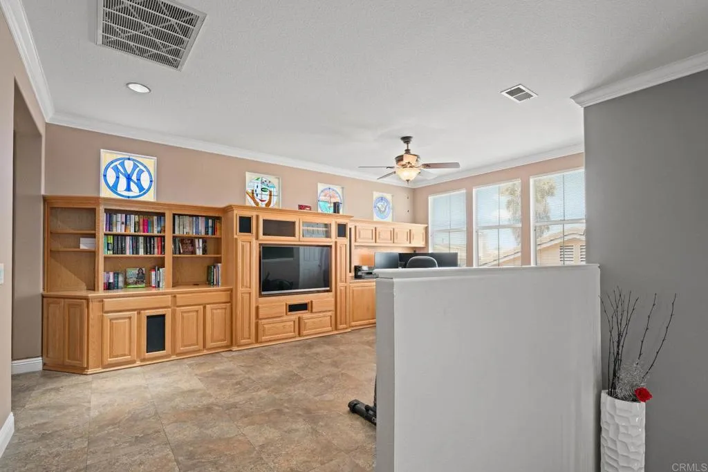 https://cdn.realtyfeed.com/cdn/127/306468619/fa754e0bfbe341aa6c9980f9b20773d5.webp