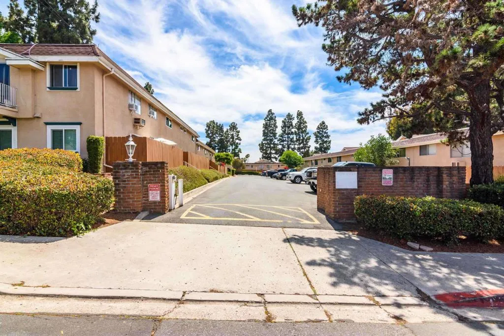 https://cdn.realtyfeed.com/cdn/127/306468659/4b2bda977fb4dfe61b673d79b20ba6ad.webp