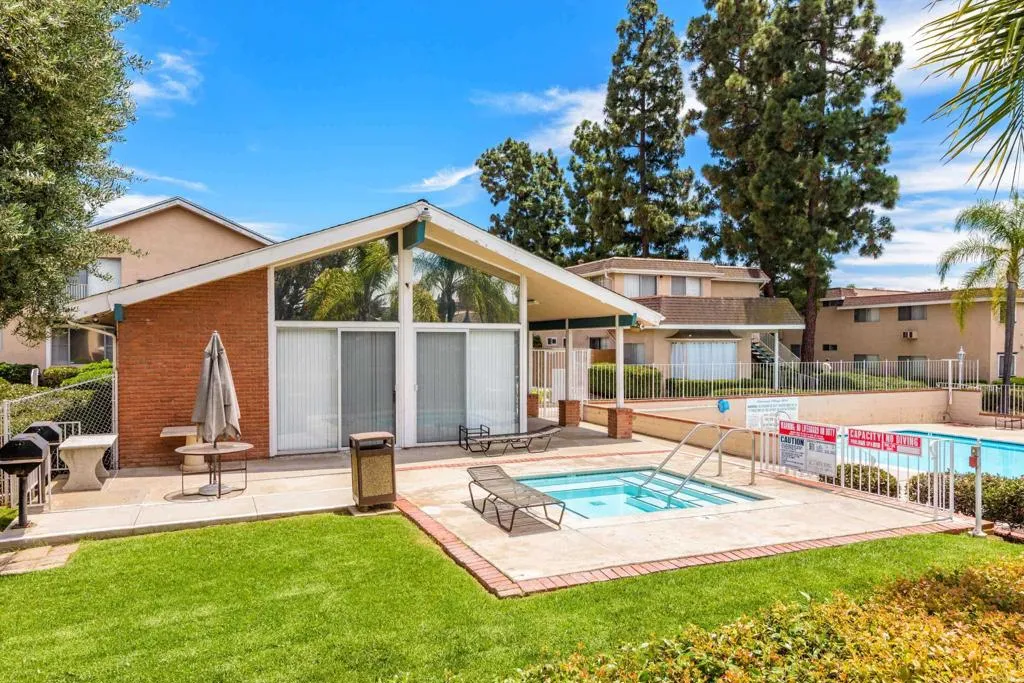 https://cdn.realtyfeed.com/cdn/127/306468659/8cfca334a1b8f26887f9b88e16b202f6.webp
