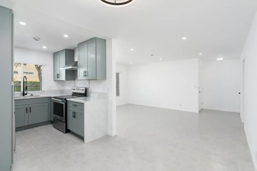 https://cdn.realtyfeed.com/cdn/127/306468659/938cdb3267dfeebb6bd30af402e85619.webp