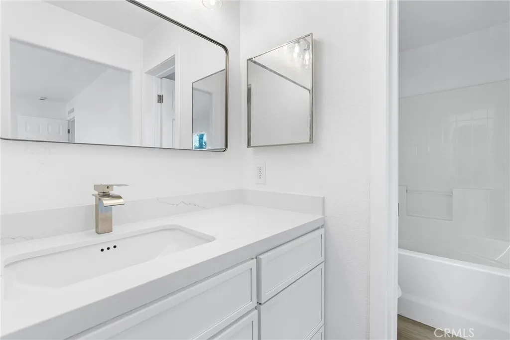 https://cdn.realtyfeed.com/cdn/127/306469015/50cf6920c6f329f371be6075a79d14b3.webp