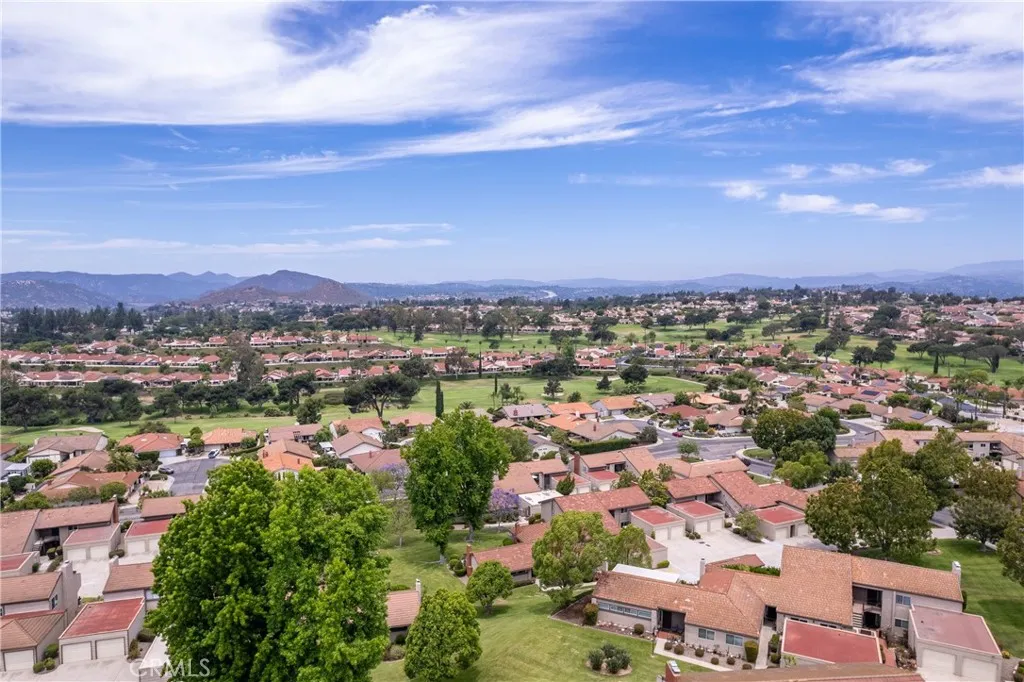 https://cdn.realtyfeed.com/cdn/127/306469042/76030fc3033e08f10f4e5ed2681640ec.webp