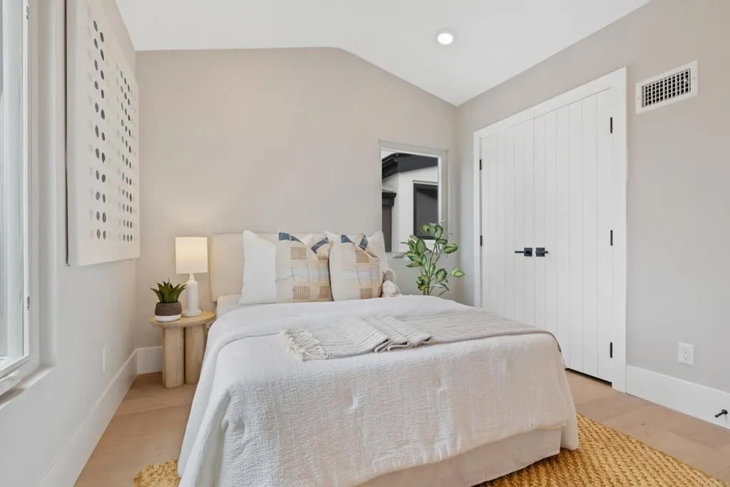 https://cdn.realtyfeed.com/cdn/127/306469095/03c1eebc9b688f81902de9a8e577eb89.webp