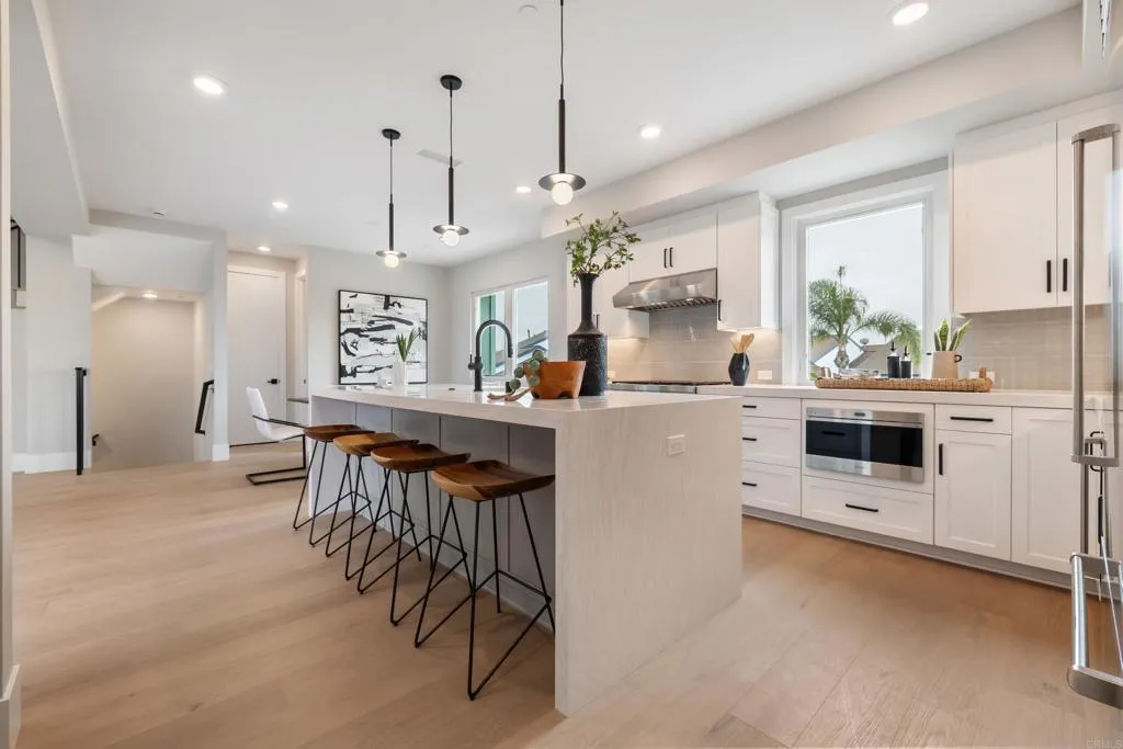 https://cdn.realtyfeed.com/cdn/127/306469095/dc0cbfea57bedbdf418b16ecf8cfa61a.webp