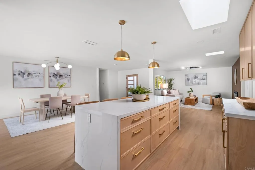 https://cdn.realtyfeed.com/cdn/127/306469159/124e2f4d68cd84d85fa6b64064f86510.webp