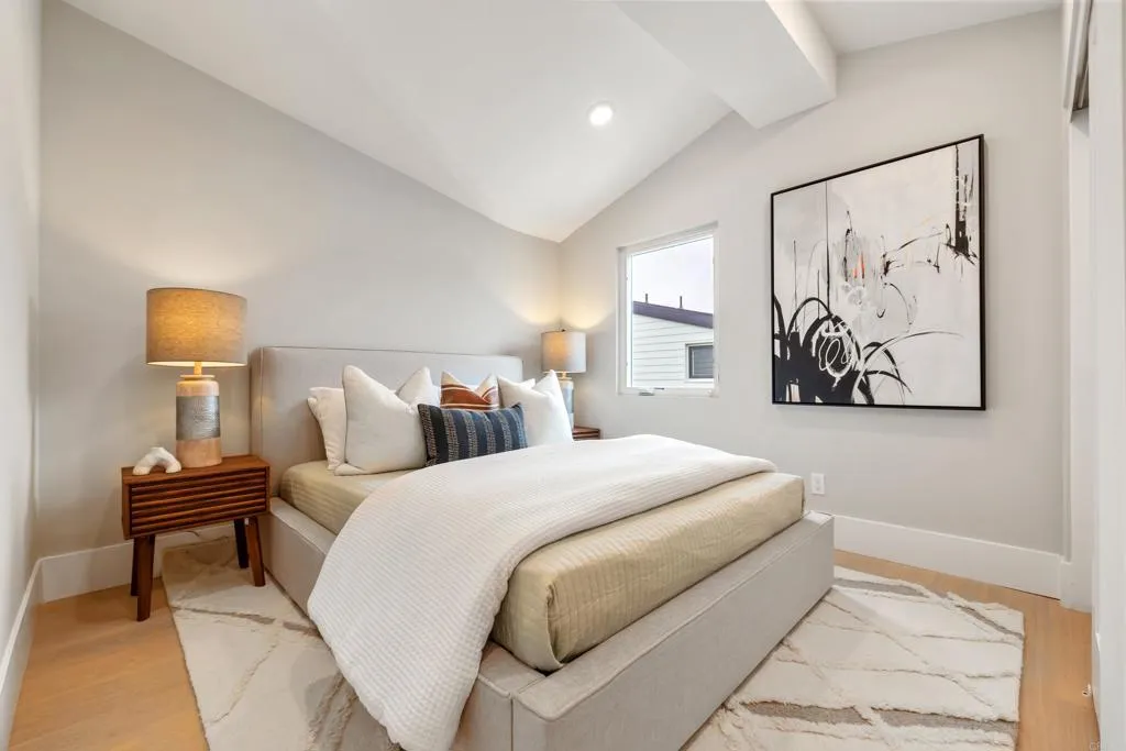 https://cdn.realtyfeed.com/cdn/127/306469213/b332565a2a80483d7a46ca7f88ee6820.webp