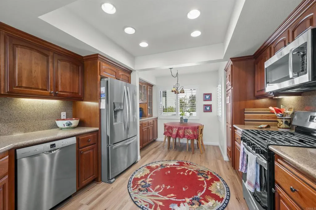 Photo #3: PTP2504529 Listing 