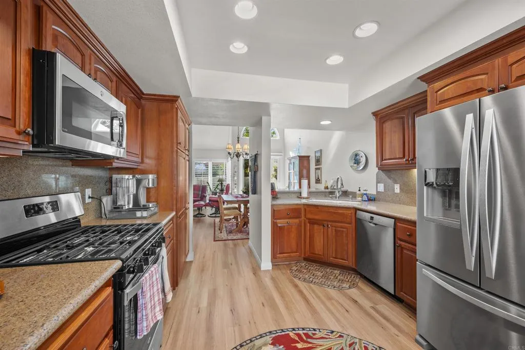Photo #4: PTP2504529 Listing 