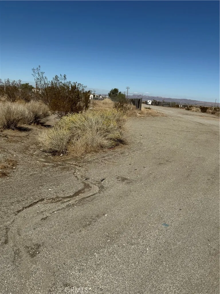 Pinon Hills, CA 92372