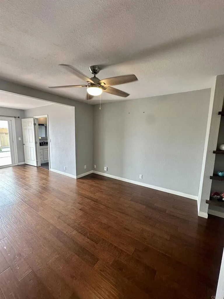 https://cdn.realtyfeed.com/cdn/127/306469355/982437d78f2fec4e4b9e62e763f7c026.webp