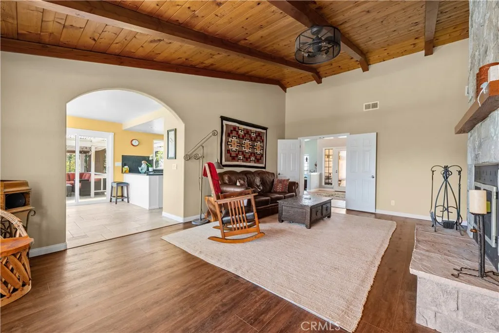 https://cdn.realtyfeed.com/cdn/127/306469416/540a5ee25f8b837e83cff4be5d221ed3.webp