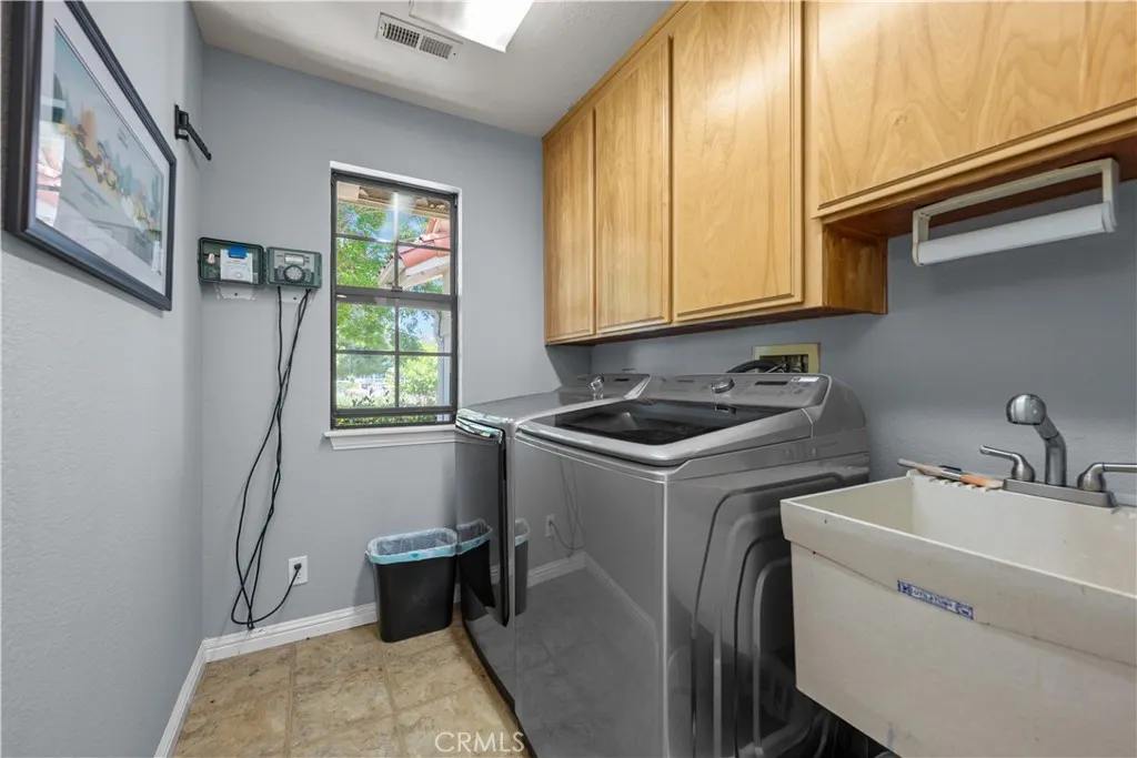 https://cdn.realtyfeed.com/cdn/127/306469416/b1bb7954c3e3c639718b3b200b6aaa8f.webp