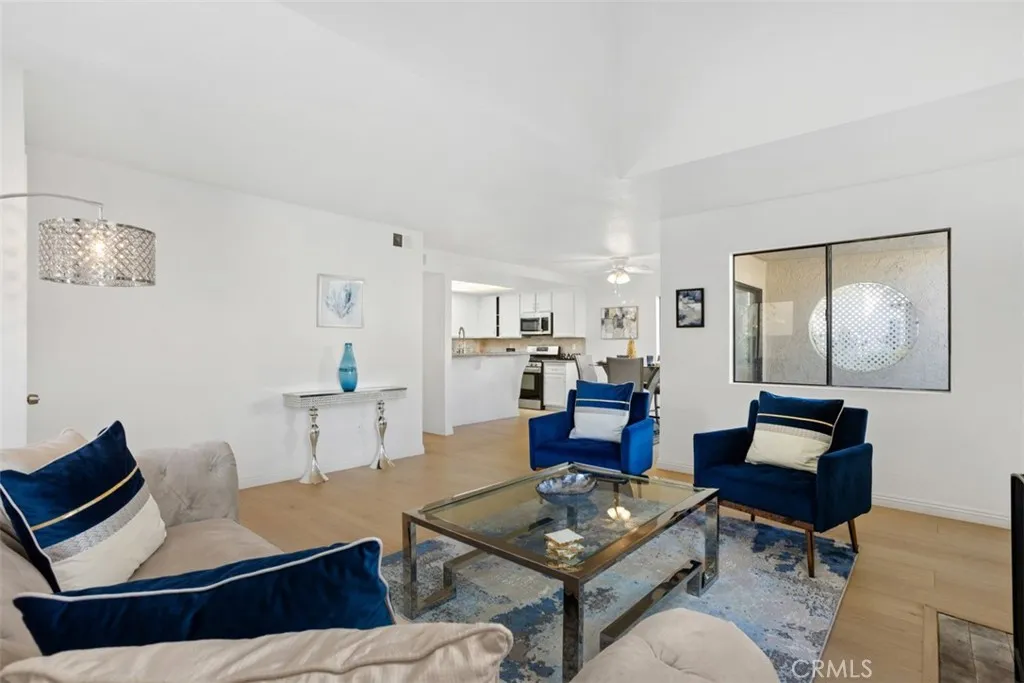 https://cdn.realtyfeed.com/cdn/127/306469538/2a1dfb8fcc24832cc4e51503dd515bc3.webp