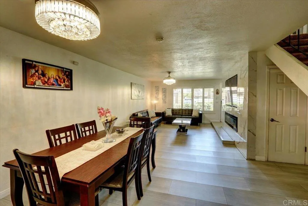 https://cdn.realtyfeed.com/cdn/127/306469545/2075347fddeb9f550be709b9b270f399.webp