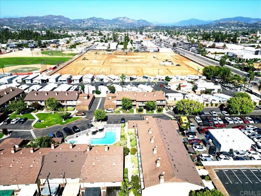 https://cdn.realtyfeed.com/cdn/127/306469545/755fc6b5fb1680097f471529139bf8b1.webp