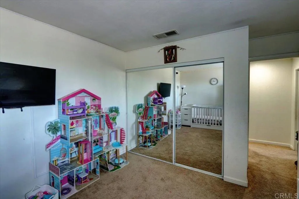 https://cdn.realtyfeed.com/cdn/127/306469545/c5cddd50082615828cd31669560fb8ce.webp