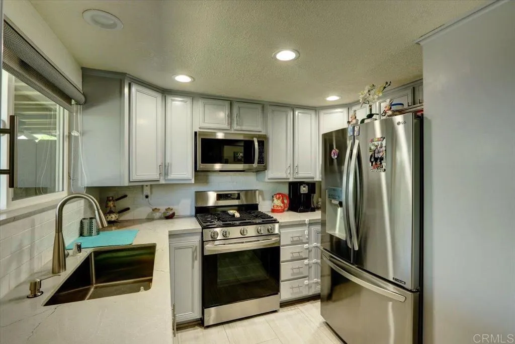 https://cdn.realtyfeed.com/cdn/127/306469545/e9dfeffdd3031e814536e0a87ceb9855.webp