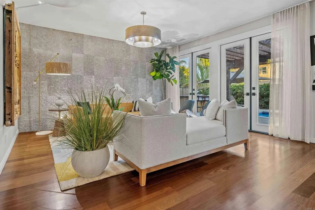 https://cdn.realtyfeed.com/cdn/127/306469625/376d9596a32ccde063d092e54224d9c7.webp