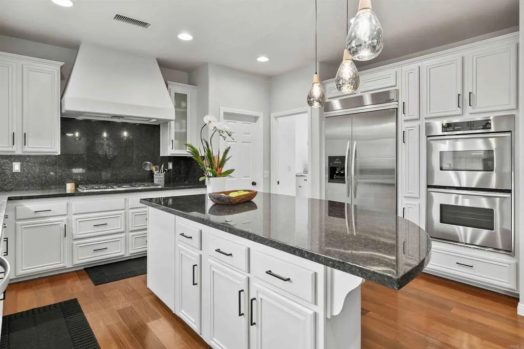https://cdn.realtyfeed.com/cdn/127/306469625/d84106381d94a481b0c7268b64a48c97.webp