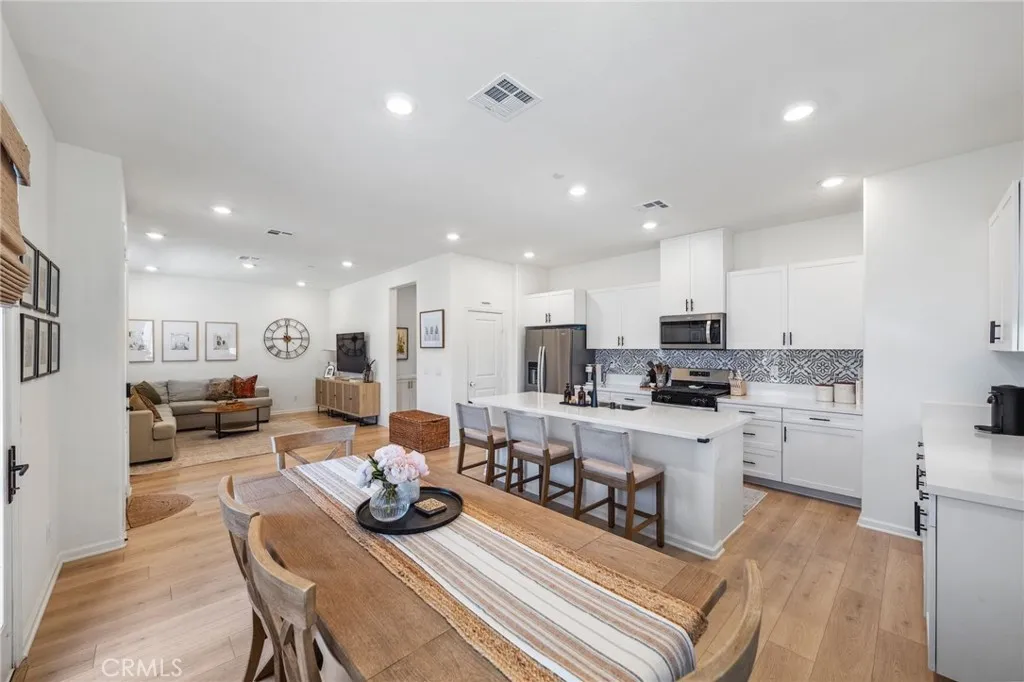 https://cdn.realtyfeed.com/cdn/127/306469810/3a666465bc90332be4098570c57b5249.webp