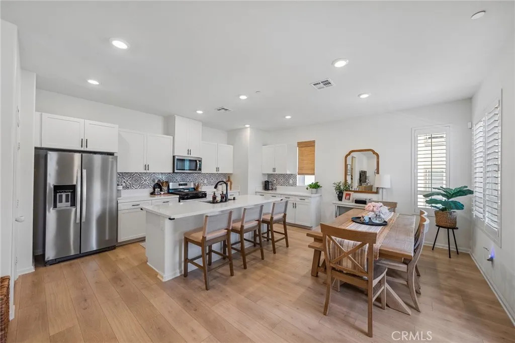 https://cdn.realtyfeed.com/cdn/127/306469810/490749842e750157b1b7a5efa45f1406.webp