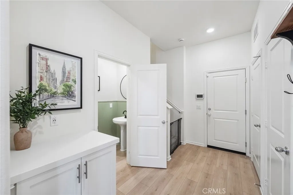 https://cdn.realtyfeed.com/cdn/127/306469810/958c4cbf717d080370dbfe9f15d6d775.webp