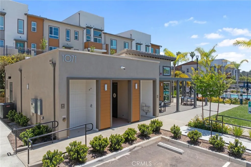 https://cdn.realtyfeed.com/cdn/127/306469810/f68967c2006b464645f633b0af695fba.webp