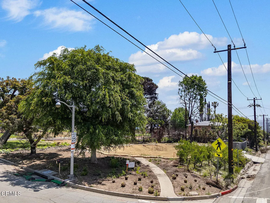 900 E Mount Curve Ave, Altadena, CA 91001 - Photo 3 of 22, Altadena, CA