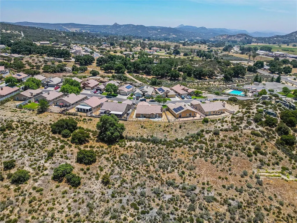 https://cdn.realtyfeed.com/cdn/127/306470085/096778db4970f4af2777193d204bcd5a.webp