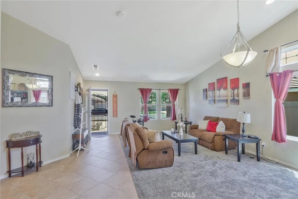 https://cdn.realtyfeed.com/cdn/127/306470085/82634e3828ec913b084c17691e39c64b.webp