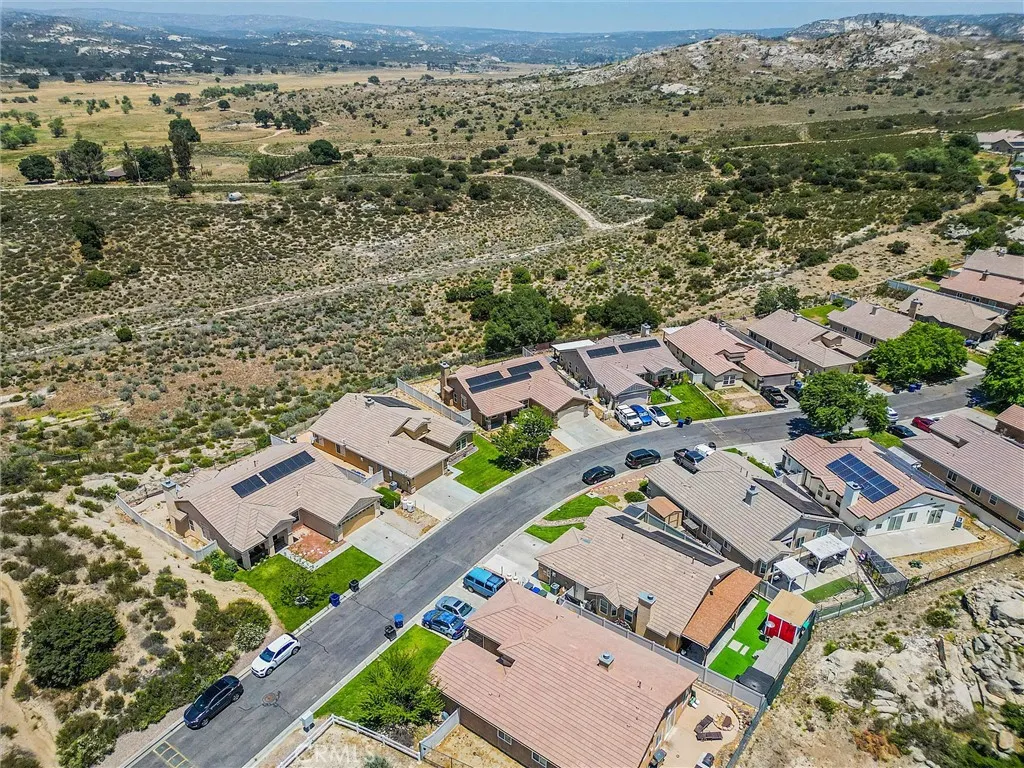 https://cdn.realtyfeed.com/cdn/127/306470085/eb61f6af041f58af8d929552a1a4c733.webp