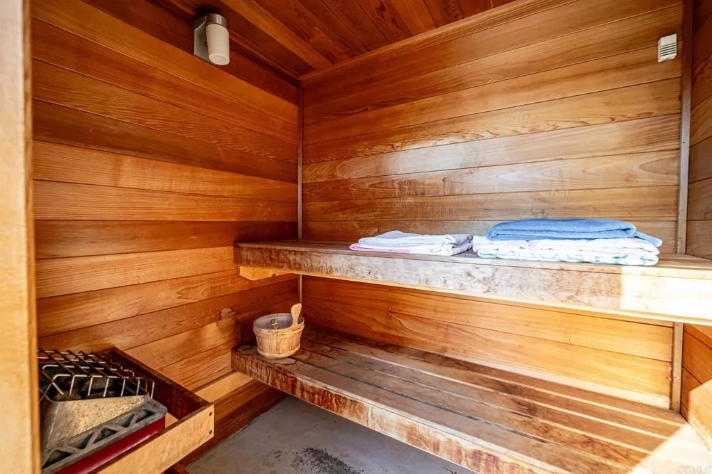 https://cdn.realtyfeed.com/cdn/127/306470086/434d086bfd80e4ba6d887cd7cf52ff36.webp