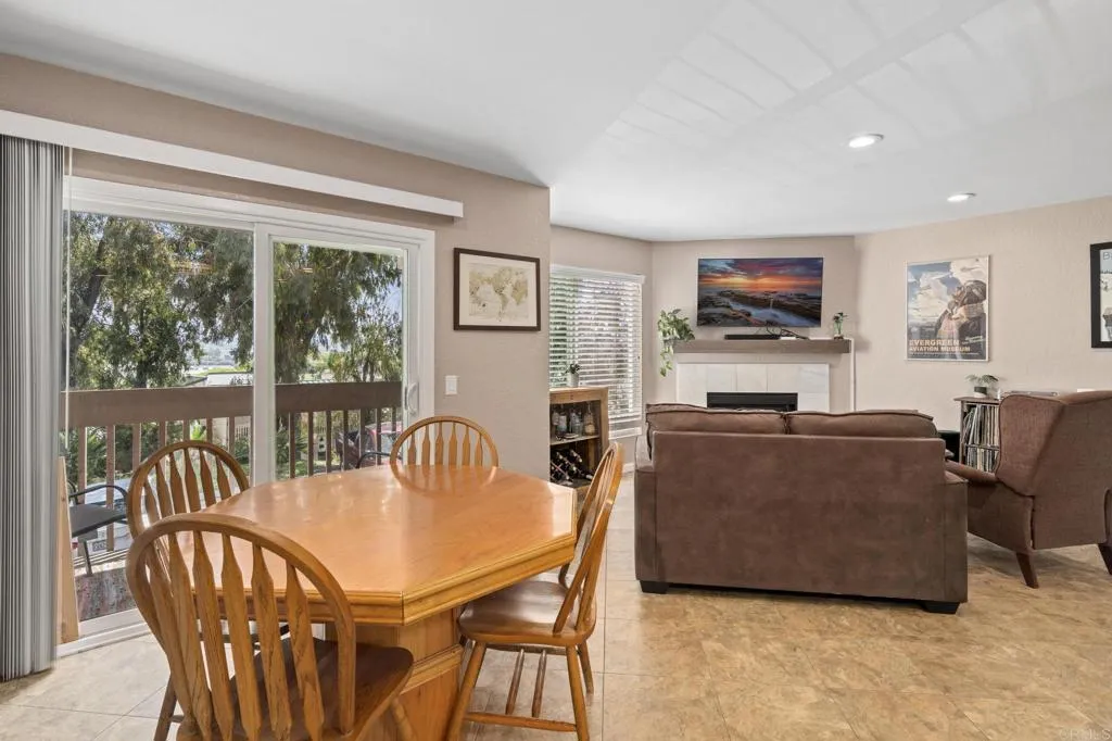 https://cdn.realtyfeed.com/cdn/127/306470137/7916069cdb6eb19f1236f99197a3b380.webp
