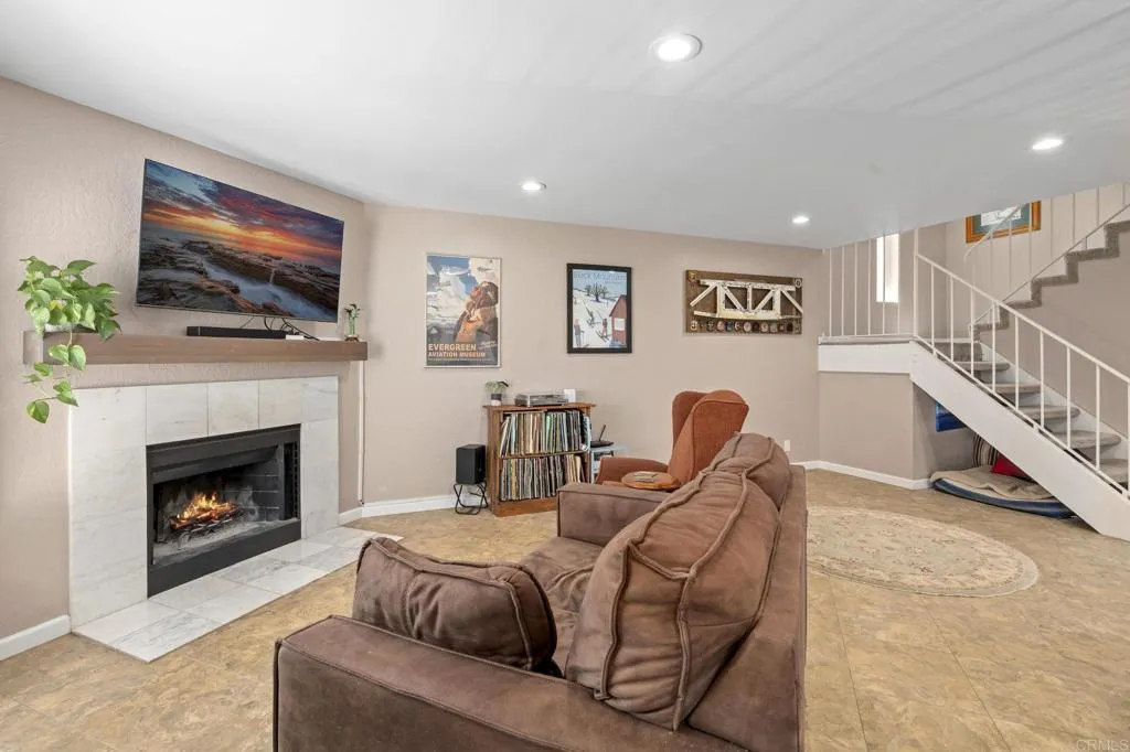 https://cdn.realtyfeed.com/cdn/127/306470137/beb9a83b42eadd9bb32a1b0752efc689.webp