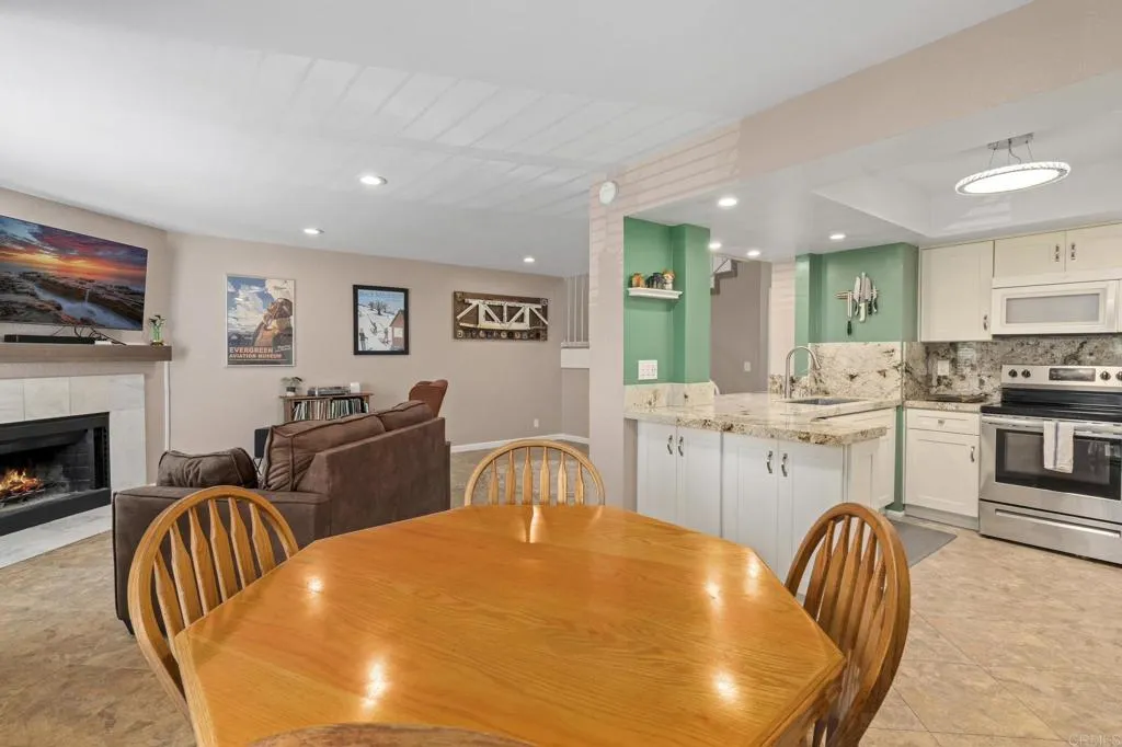 https://cdn.realtyfeed.com/cdn/127/306470137/f73681cfc682a4db8336607dd58a3f89.webp